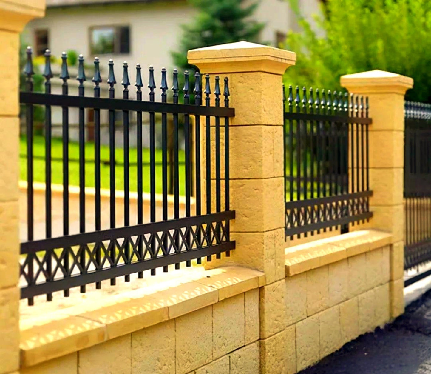 Sturdy Outdoor Courtyard Iron Garden Fence