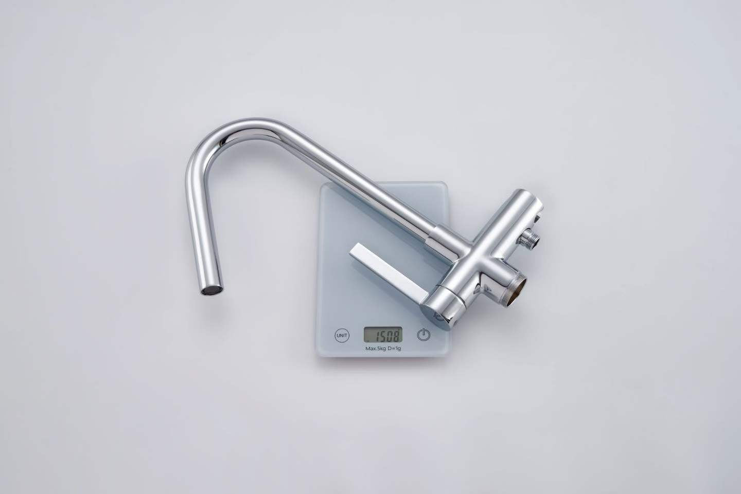Sleek Polished Chrome Modern Bathtub Faucet 81003