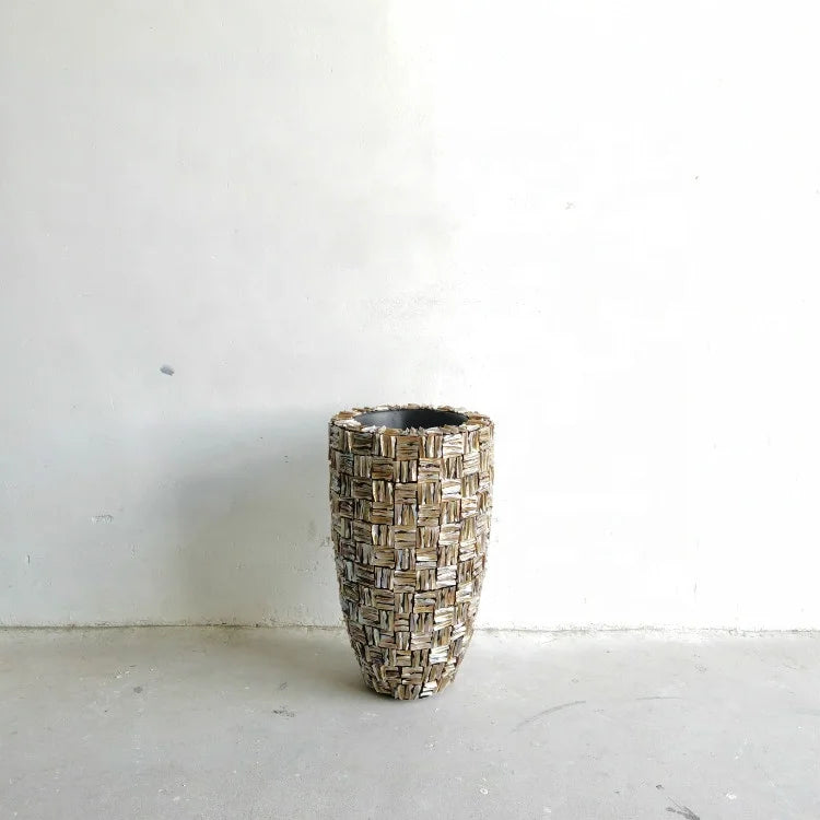 Цементный цветочный горшок