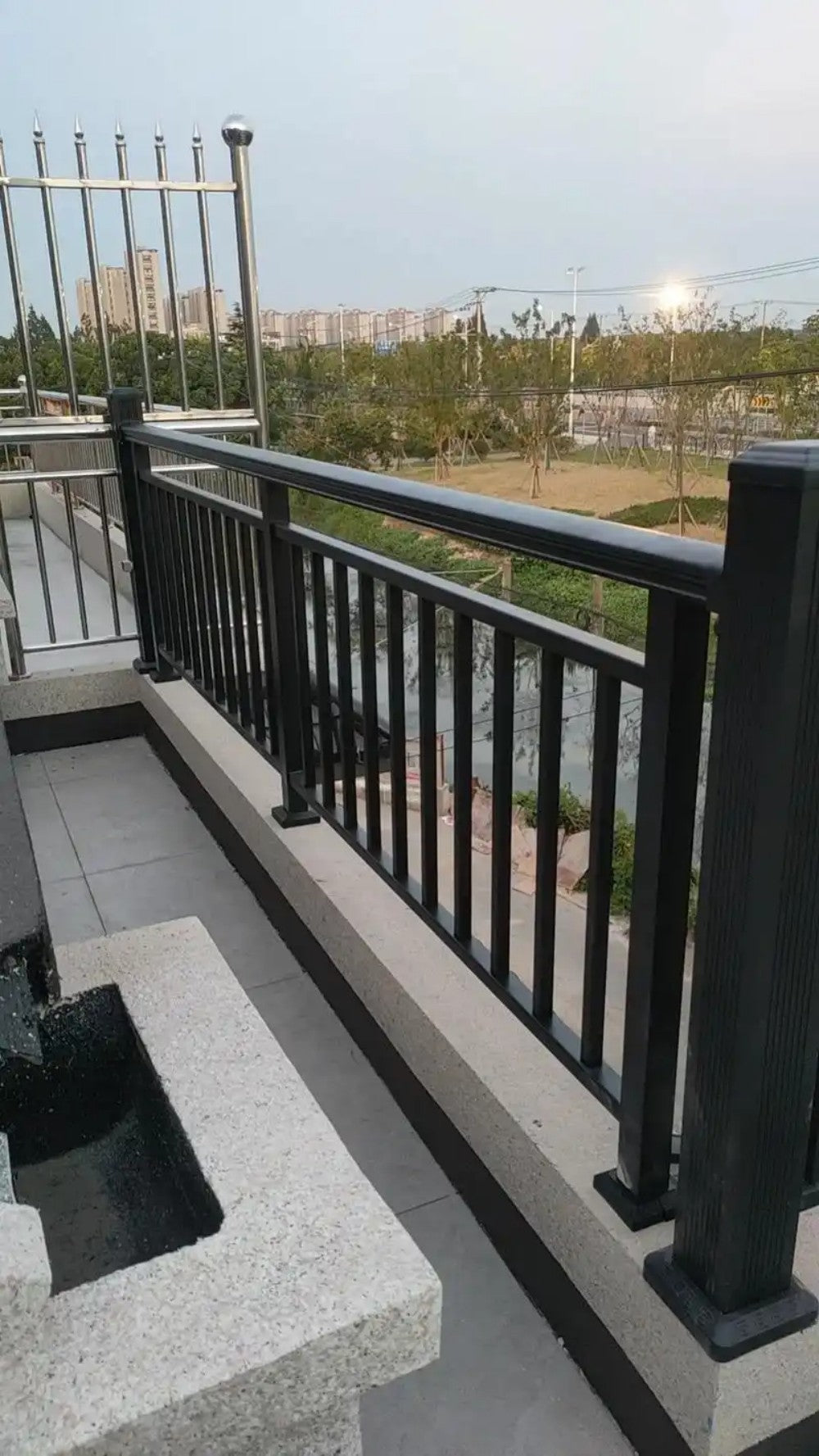 Heavy-Duty Weatherproof Residential Balcony Guardrail