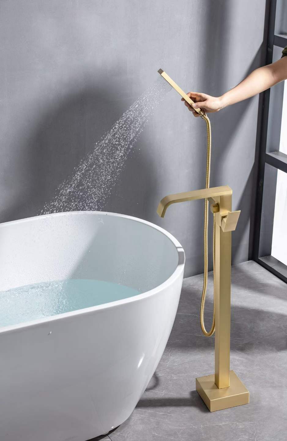 Modern Single Handle Bathtub Faucet 61009