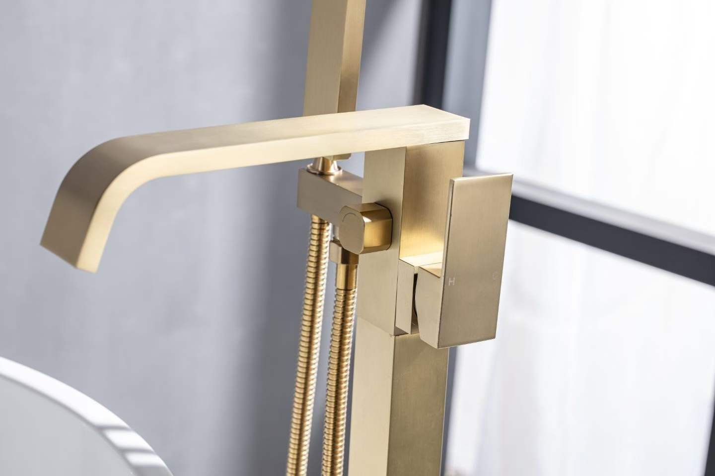 Modern Single Handle Bathtub Faucet 61009