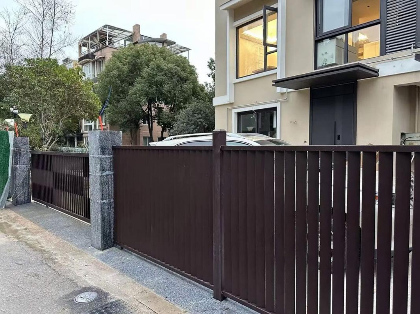 Sturdy Outdoor Courtyard Iron Garden Fence