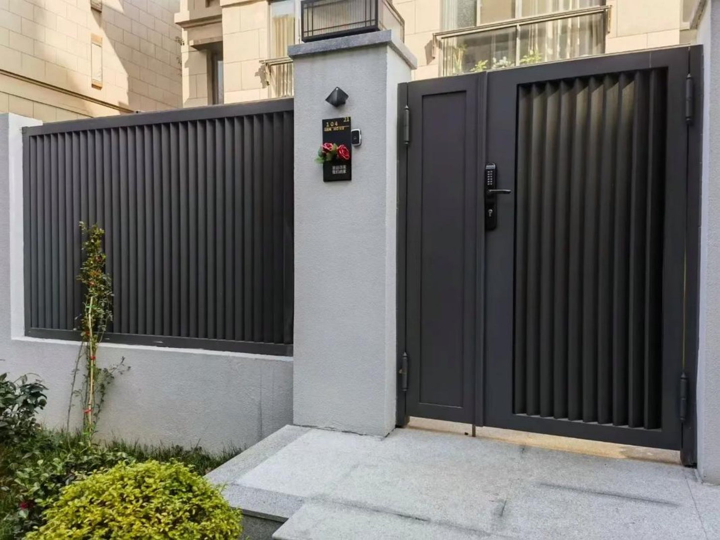 Heavy-Duty Anti-Scratch Stainless Steel Garden Fence