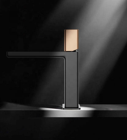 Латунный кран для раковины с водопадом, черное золото