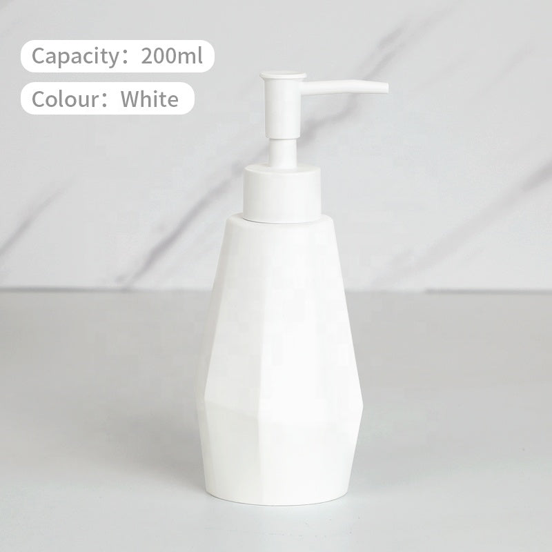 Бутылка-дозатор для жидкого мыла объемом 200 мл с ручным насосом