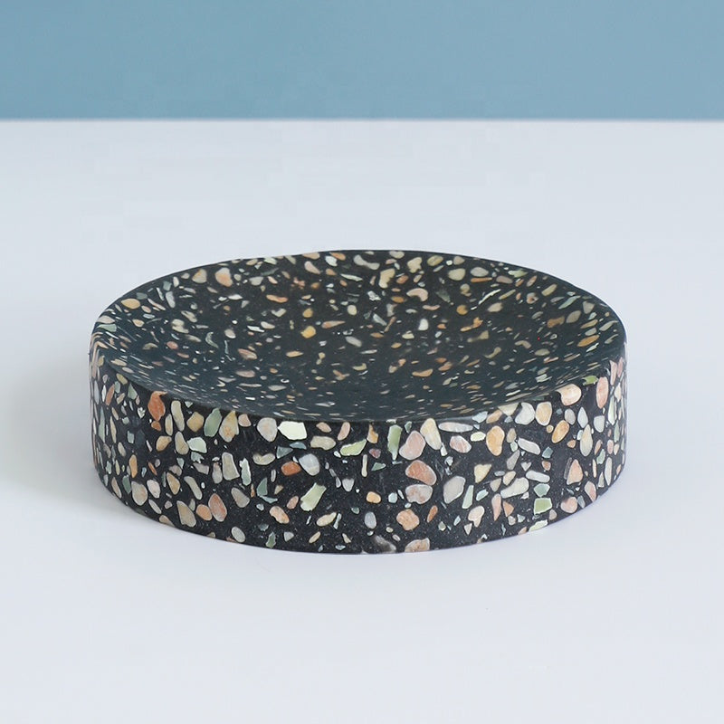 Набор аксессуаров для ванной комнаты с эффектом черного терраццо