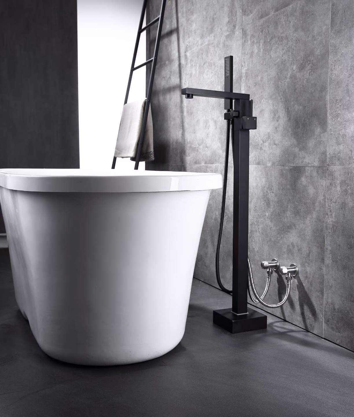 Floor-mounted Modern Bathtub Faucet 61001