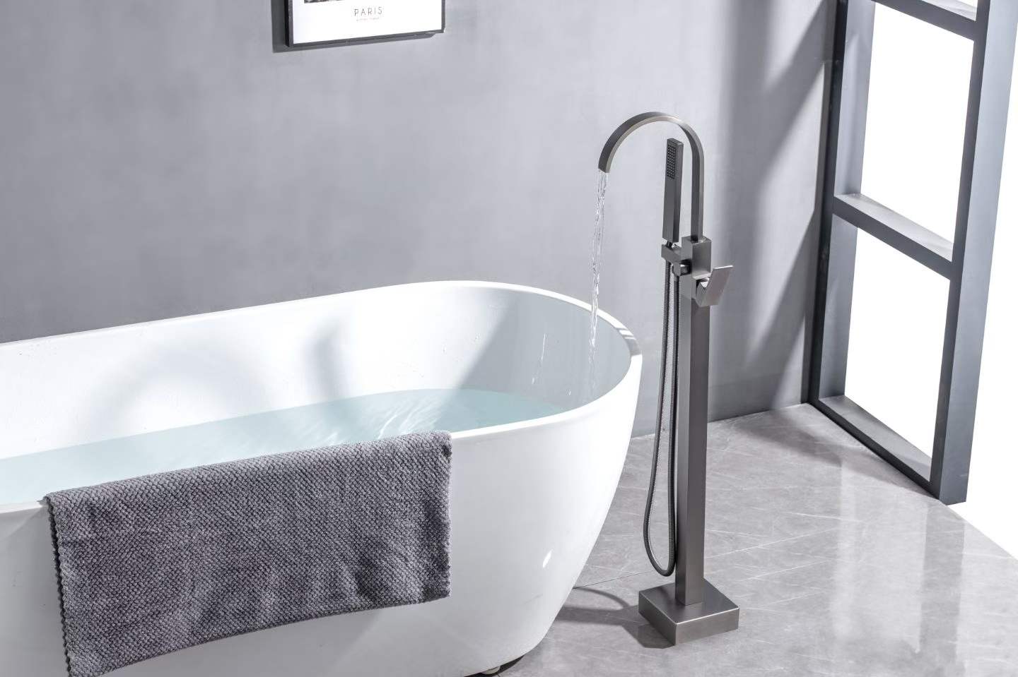Multi-finish Modern Bathtub Faucet 61007