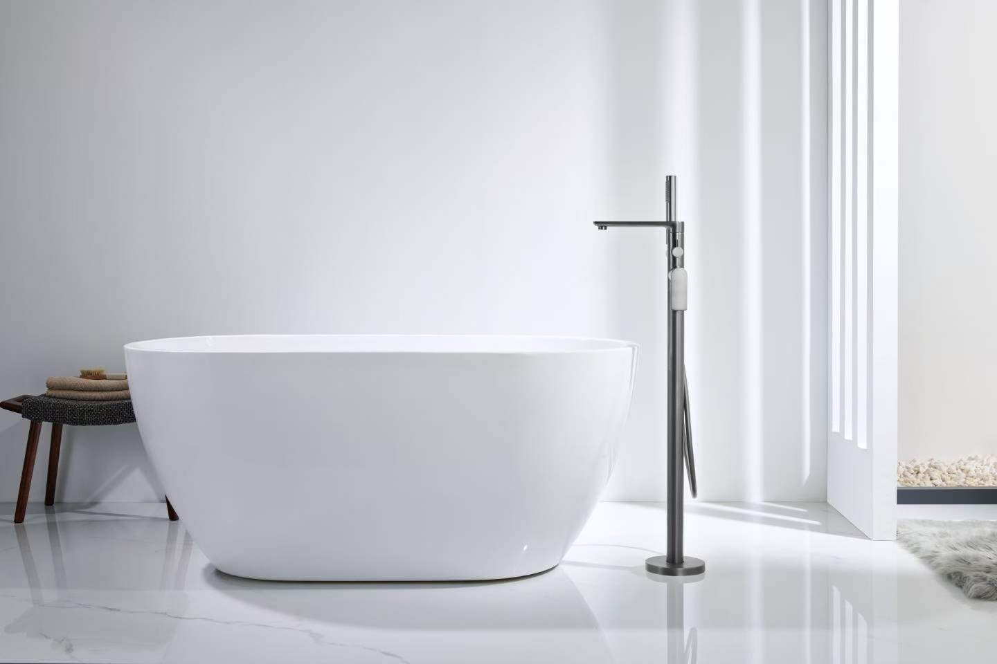Elegant Smooth Control Bathtub Faucet 61011-12