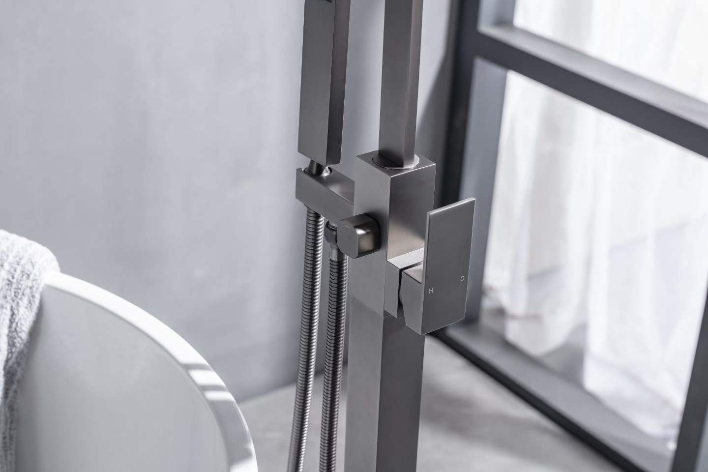 Gunmetal Gray Model Bathtub Faucet 61021