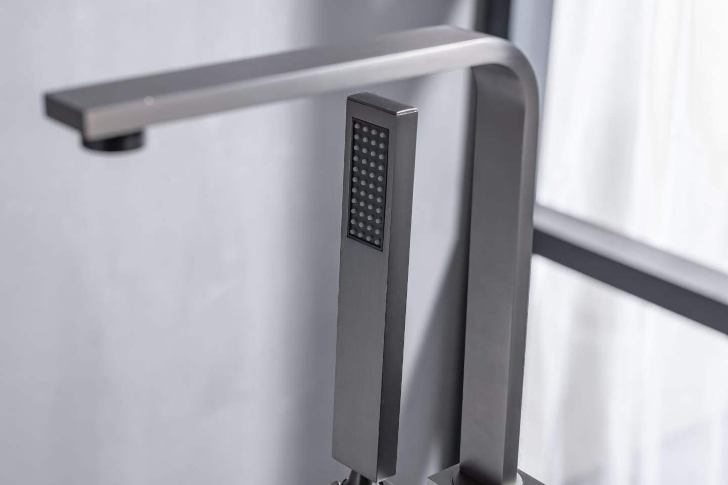 Gunmetal Gray Model Bathtub Faucet 61021