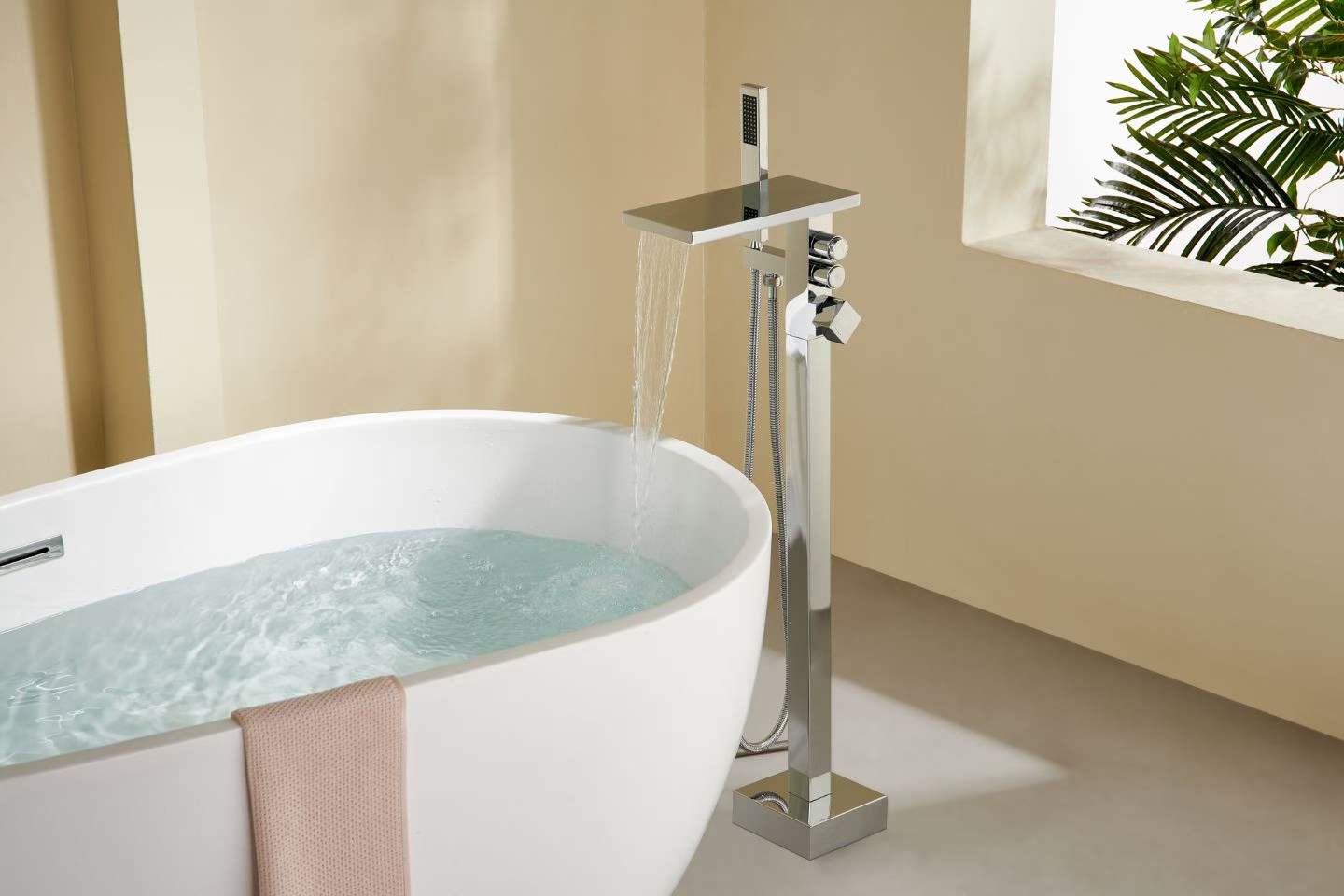 Modern Sturdy Easy Install Bathtub Faucet 71002