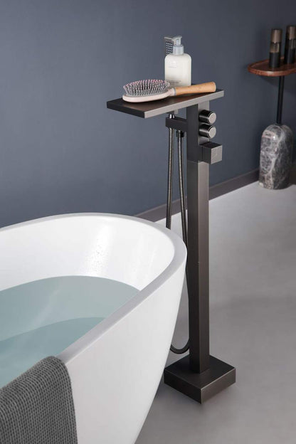 Durable Sleek Single Handle Bathtub Faucet 71002
