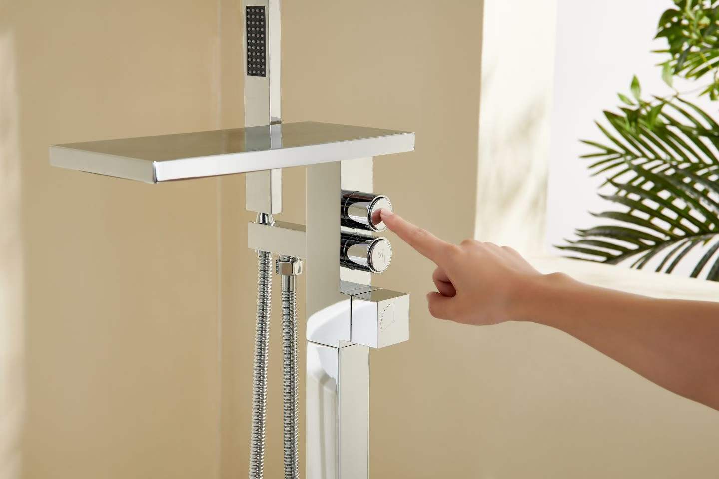 Modern Sturdy Easy Install Bathtub Faucet 71002