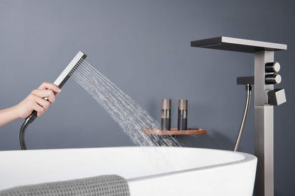 Durable Sleek Single Handle Bathtub Faucet 71002