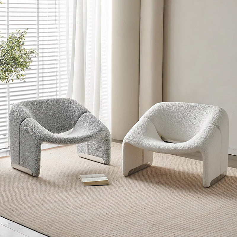 Роскошный диван из ткани белого цвета