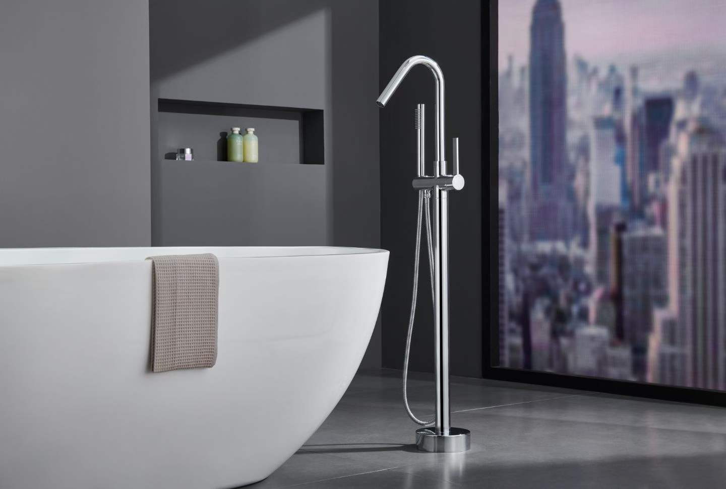 Sleek Polished Chrome Modern Bathtub Faucet 81003