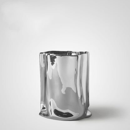 Ваза в форме бумажного мешка с гальваническим покрытием