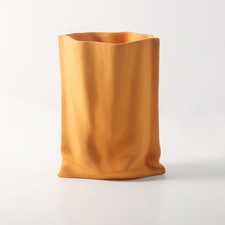 Ваза в форме бумажного мешка с гальваническим покрытием