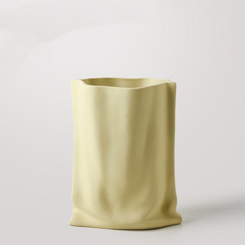 Ваза в форме бумажного мешка с гальваническим покрытием