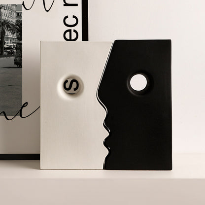 Vizaĝa Ceramika Vazo