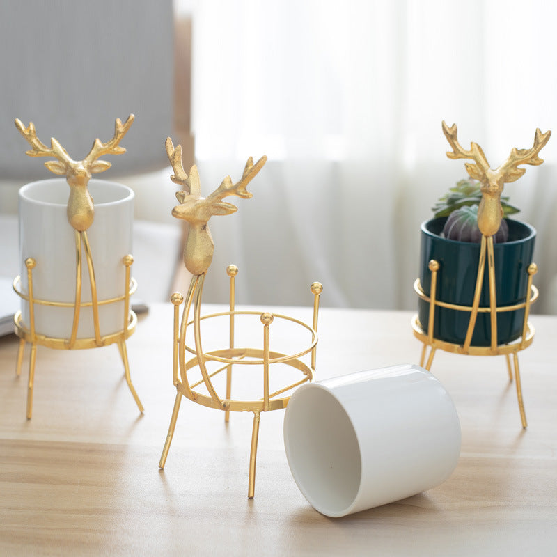 Креативная керамическая ваза с железным оленем
