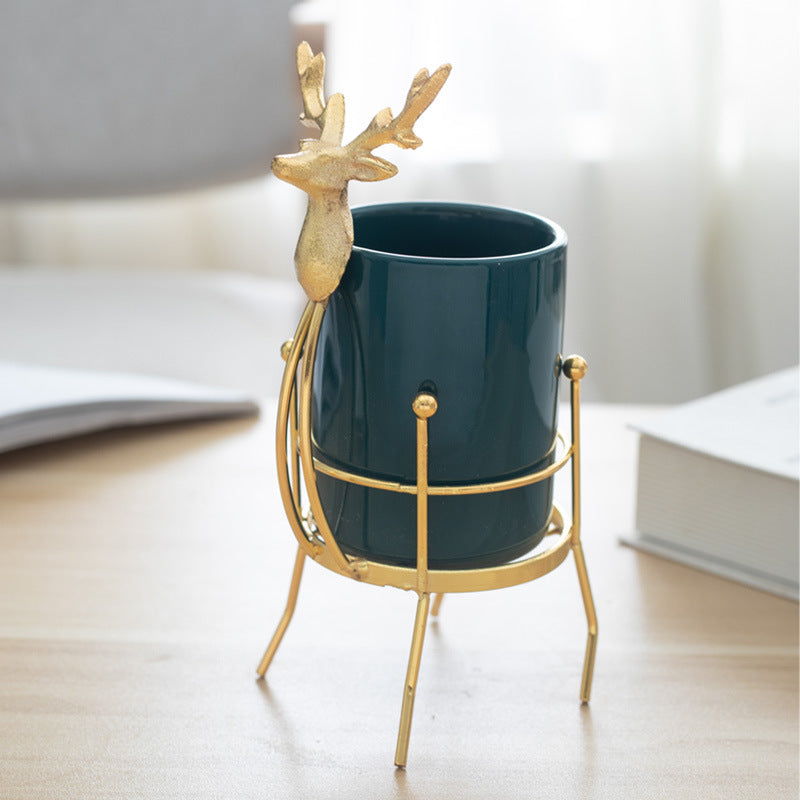 Креативная керамическая ваза с железным оленем